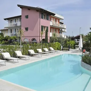 acqua-resorts.it-lombardy.com/